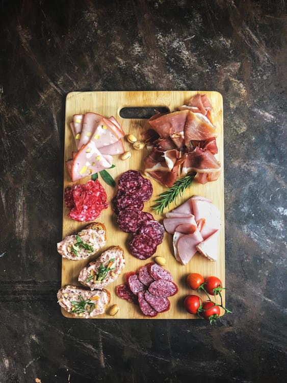 Planche de charcuterie et fromages du terroir ardéchois