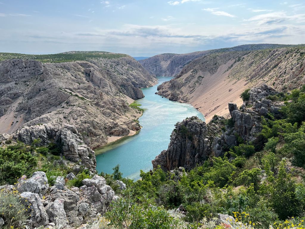 Vue plongeante sur les gorges de la Beaume depuis le belvédère de Labeaume
